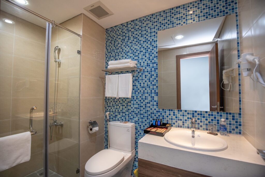 Hình ảnh phòng tắm căn hộ Ramada Hạ Long Bay View